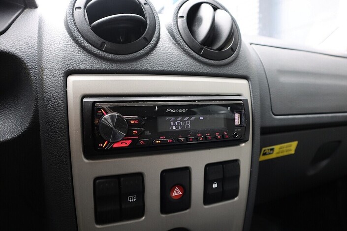 Dacia Logan MCV e4 1,6 16V Hi-Flex 105hv 5MT 7p Ambiance, vm. 2010, 230 tkm (10 / 27)