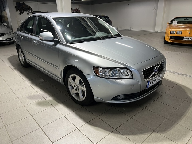 Volvo S40 D3 Classic, vm. 2012, 254 tkm (1 / 11)