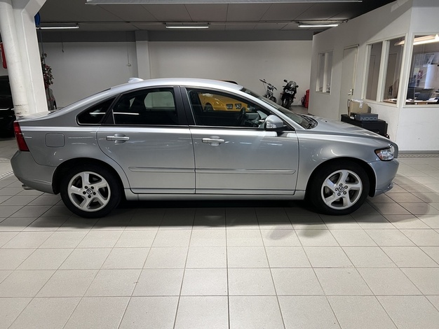 Volvo S40 D3 Classic, vm. 2012, 254 tkm (2 / 11)