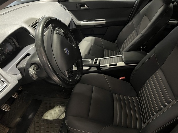 Volvo S40 D3 Classic, vm. 2012, 254 tkm (6 / 11)