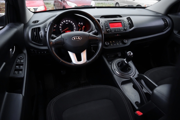 Kia Sportage 1,6 ISG Urban LX EcoDynamics, vm. 2012, 123 tkm (8 / 24)