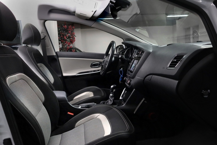 Kia cee'd 1,0 ISG 100hv Edition 7 SW EcoDynamics, vm. 2017, 84 tkm (17 / 20)