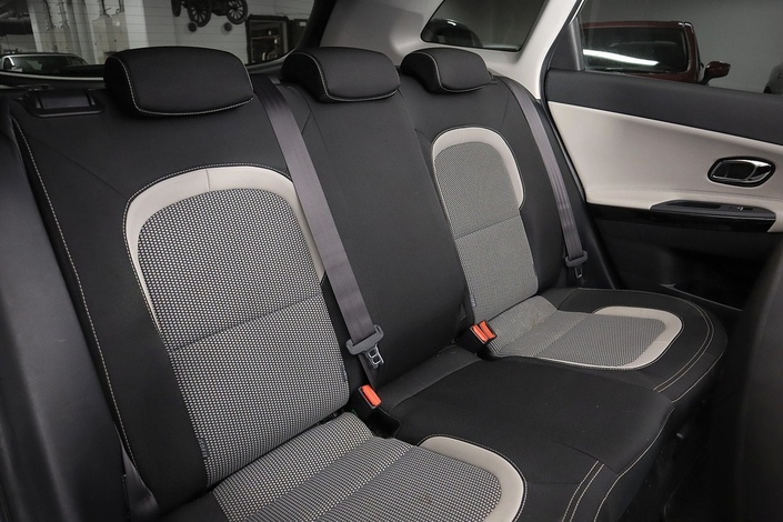 Kia cee'd 1,0 ISG 100hv Edition 7 SW EcoDynamics, vm. 2017, 84 tkm (18 / 20)