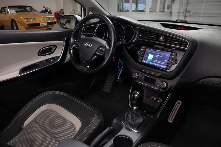 Kia cee'd 1,0 ISG 100hv Edition 7 SW EcoDynamics, vm. 2017, 84 tkm (6 / 20)