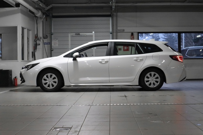 Toyota Corolla Touring Sports 1,8 Hybrid Life Business, vm. 2022, 147 tkm (4 / 17)