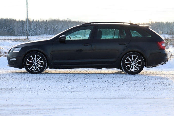 Skoda Octavia Combi 2,0 TDI 184 4x4 RS DSG Autom., vm. 2018, 385 tkm (4 / 26)