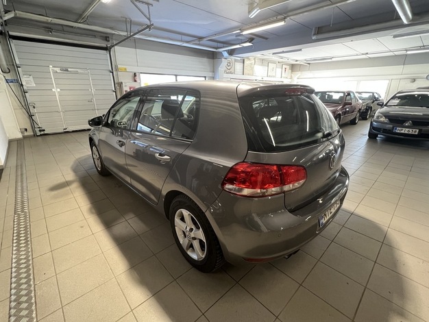 Volkswagen Golf Comfortline 1,4 TSI 90 kW 4-ovinen, vm. 2011, 101 tkm (5 / 14)