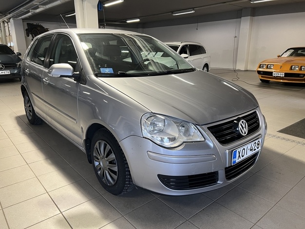 Volkswagen Polo Comfortline 1,4 59 kW 4d, vm. 2007, 153 tkm (2 / 9)