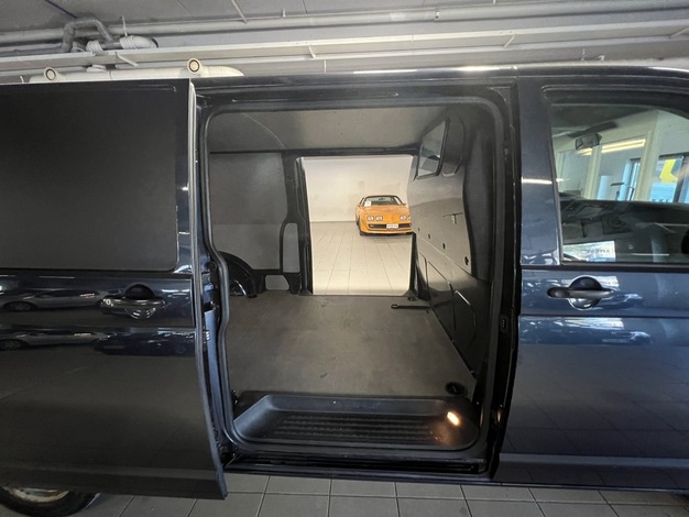 Volkswagen Transporter umpipakettiauto 2,0 TDI 103 kW EU5, vm. 2016, 270 tkm (9 / 22)