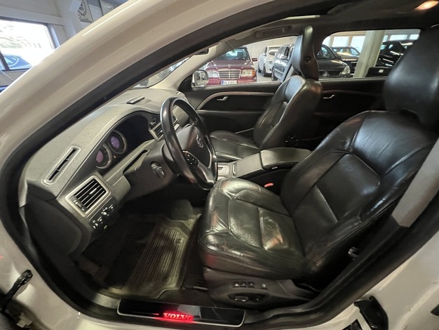 Volvo V70 D5 AWD Summum aut, vm. 2011, 432 tkm (7 / 23)