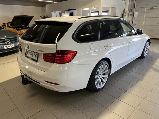 BMW 320 TwinPower Turbo A xDrive F31 Touring Sport Line Automatic, vm. 2013, 285 tkm (4 / 10)