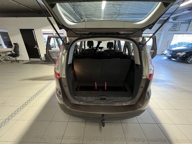 Renault Grand Scenic Dynamique 2,0 16V CVT, vm. 2010, 209 tkm (11 / 13)