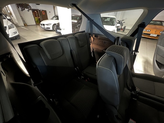 Renault Grand Scenic Dynamique 2,0 16V CVT, vm. 2010, 209 tkm (9 / 13)
