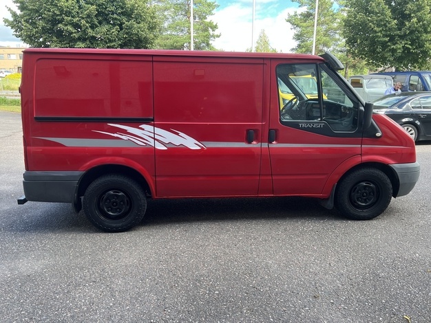 Ford Transit 300S 2,2TDCi 115 N1 Van FWD 4,36 Matala, vm. 2009, 420 tkm (6 / 11)