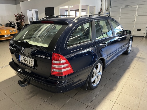 Mercedes-Benz C 180T Kompressor A, vm. 2003, 252 tkm (4 / 16)